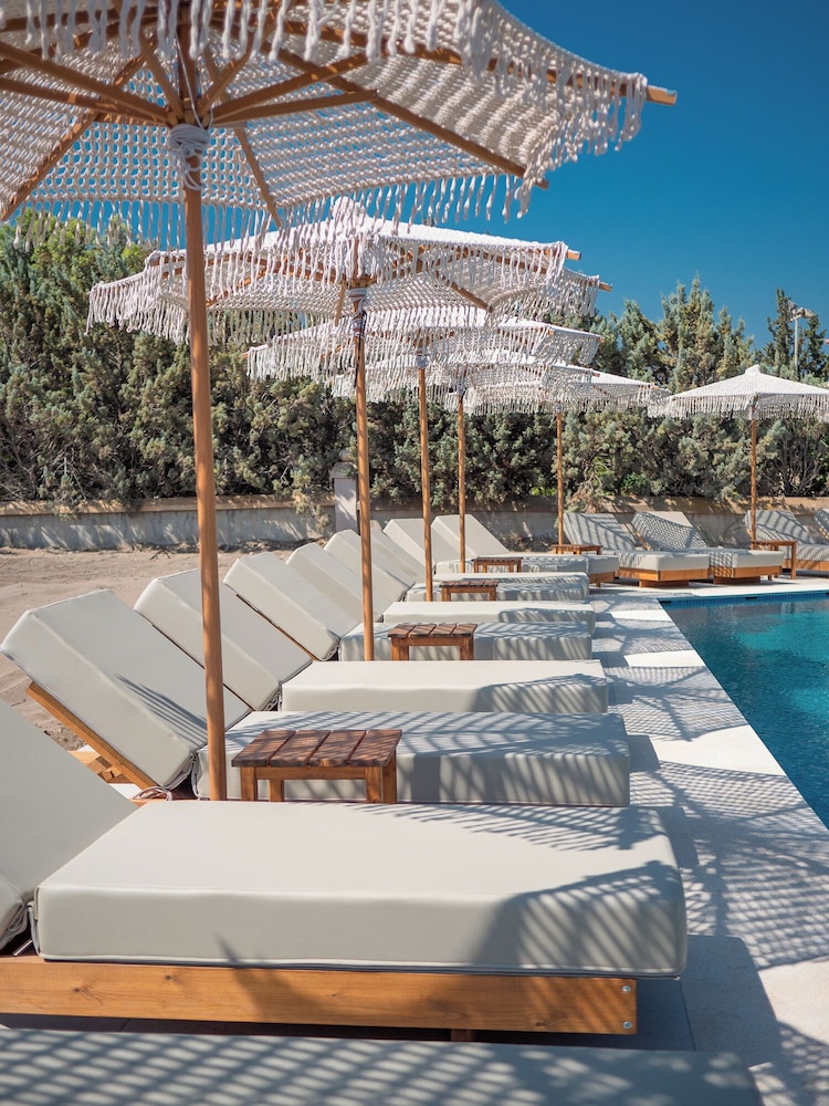Aethrion Luxury Villas & Suites