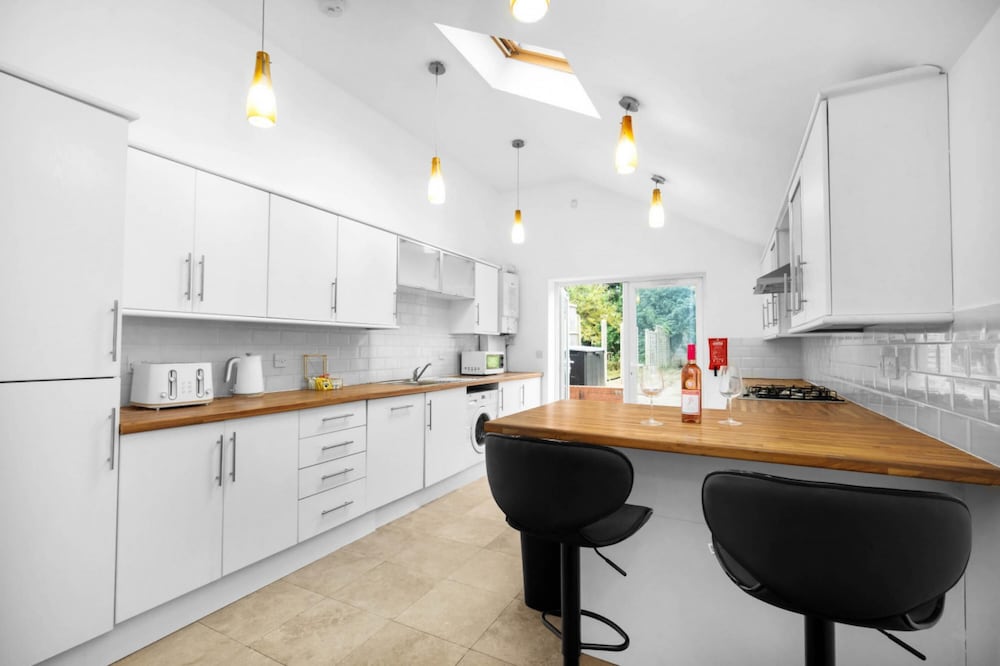 Spacious Home in Harborne view 5