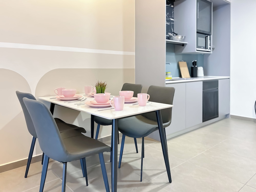 Mossaz by Manhattan Group