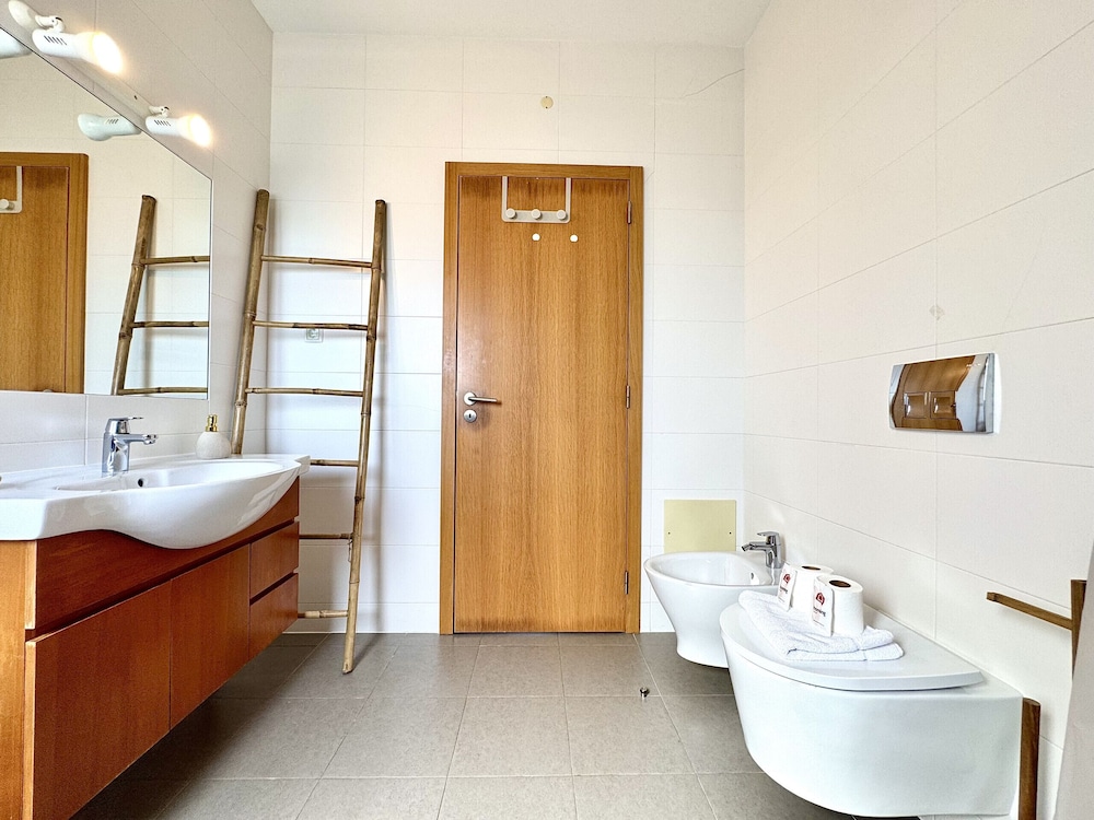 P RA SEA View With Pool by Homing