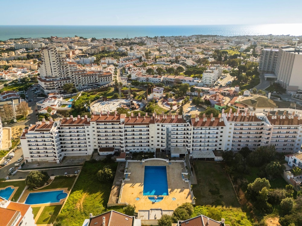 Montechoro Sea View 3 Bedroom Apartment