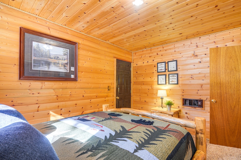 Duck Creek Village Cozy Cabin Near Fishing & ATV view 5