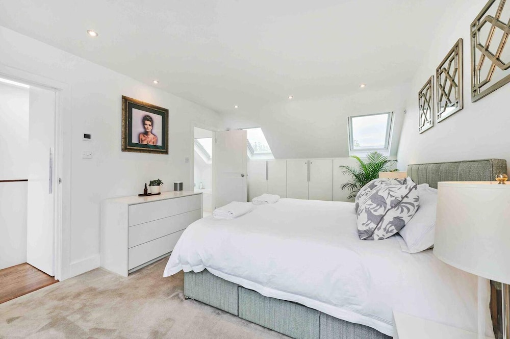 Luxury 3-bed Apartment in Central London