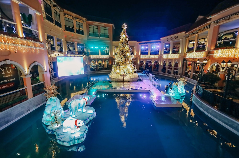 Azure Urban Resort Staycation