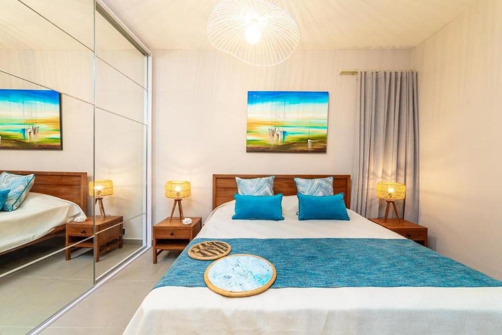 Immaculate 2-bed Apartment in Pereybere Grand Baie view 3
