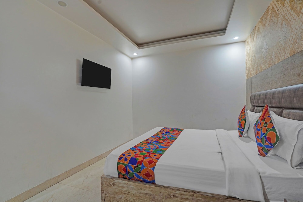 Fabhotel Broadway