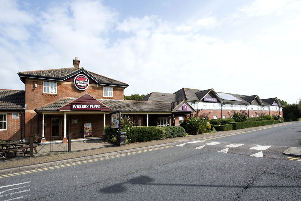 Premier Inn Bristol South