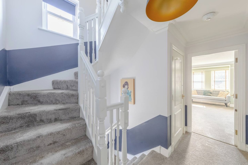 Beautiful & Modern 3BD House- Kennington!