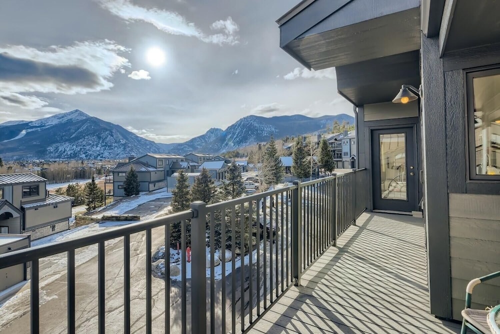 Lake Forest 304F
