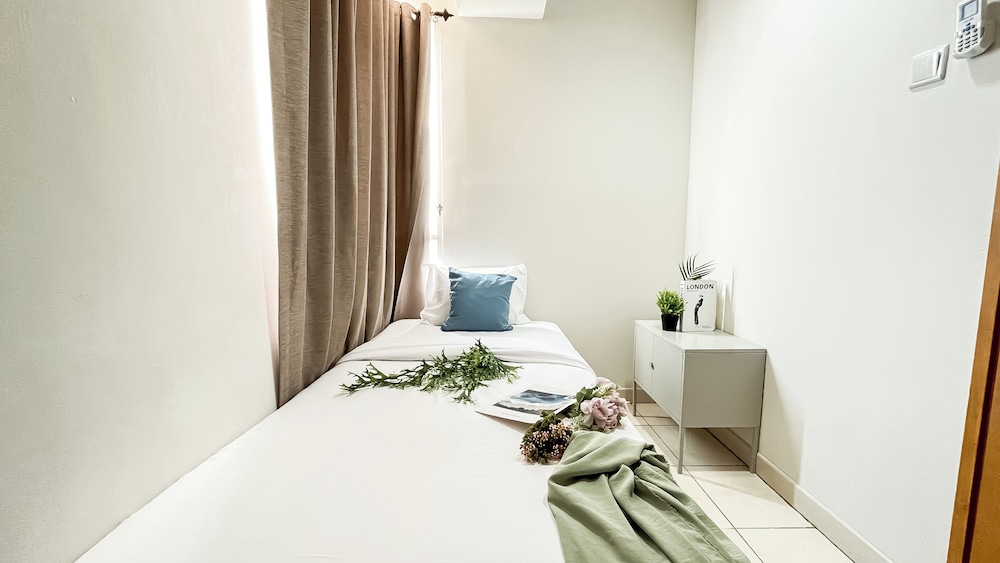 Scandinavian Minimalist 2Br At Cinere Bellevue Suites Apartment
