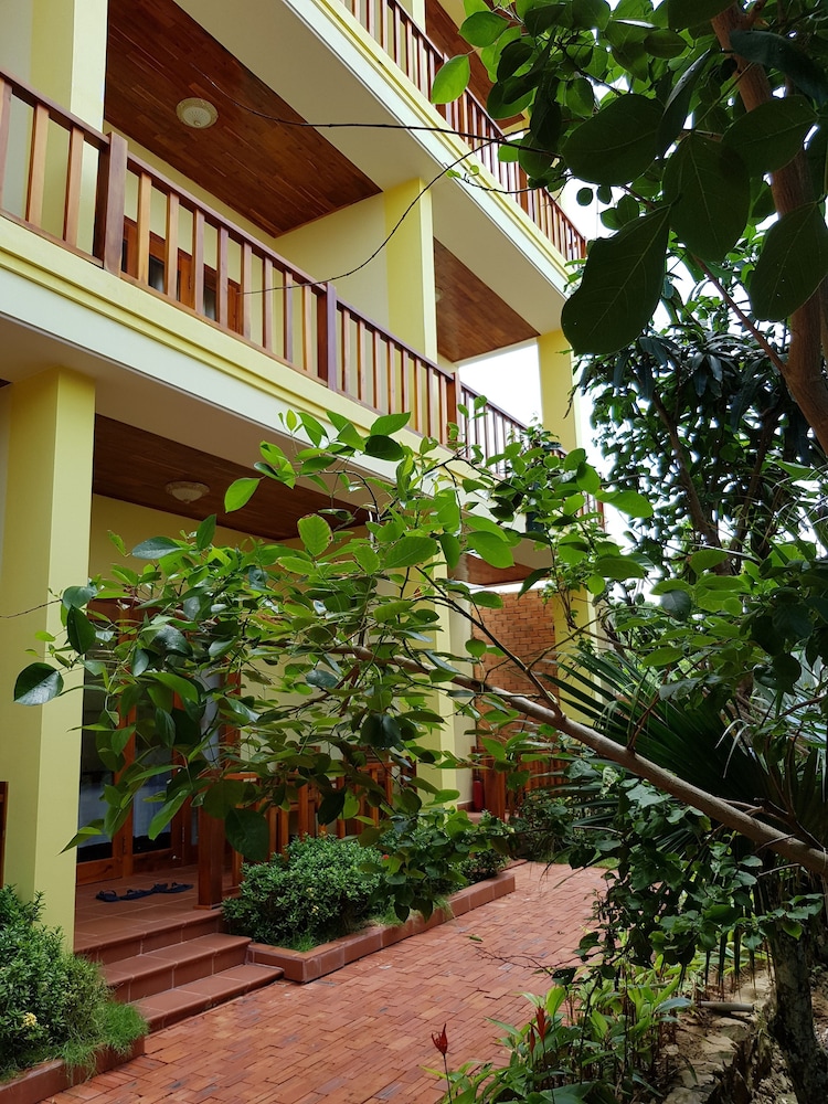 Free Beach Resort