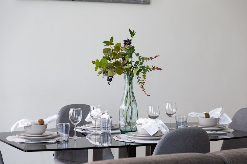 Luxury Living in This Stylish 2BR in Dubai Marina
