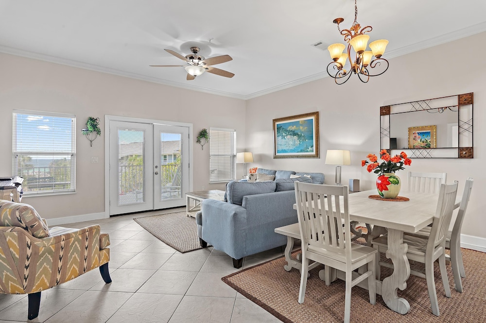 Pavilion Palms 205b