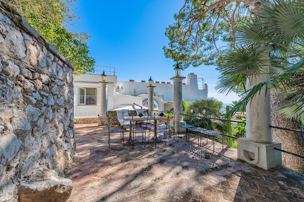 Villacore Capri