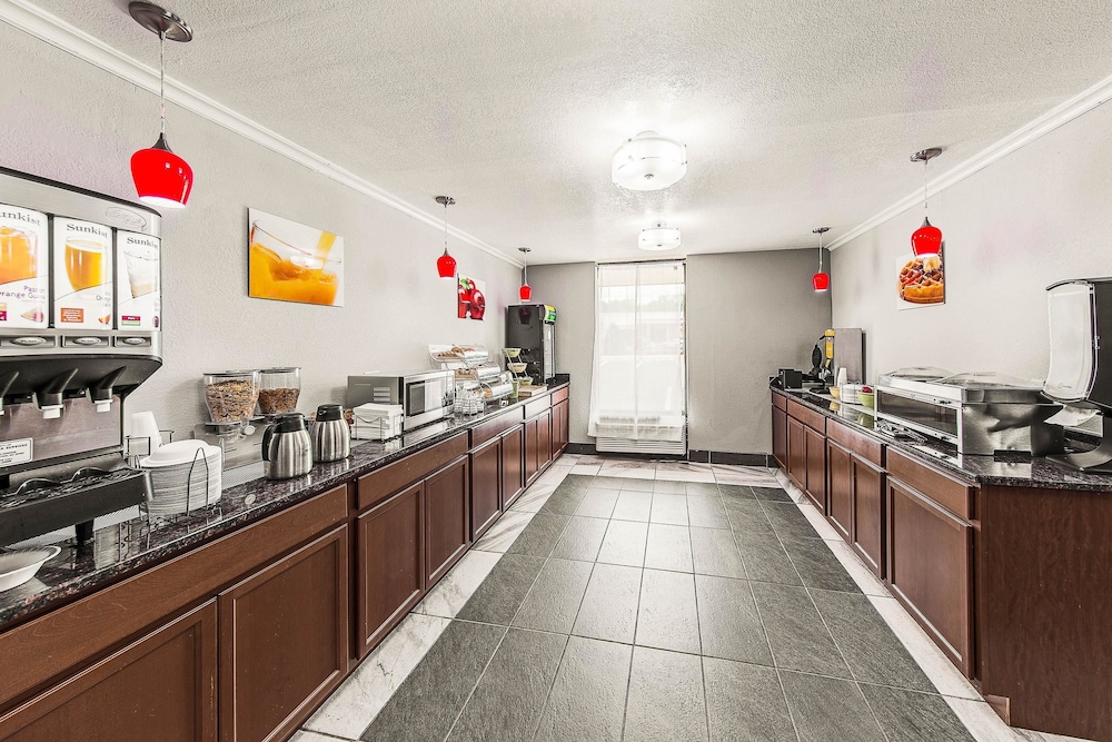 Quality Inn - Property Image 7