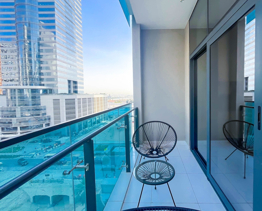 Luxury 2BR in Merano Tower Stunning City Views