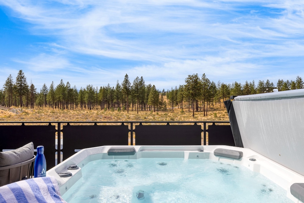 1216 Skyline Ranch 200 Downtown Location Private Hot Tub Mins to Old Bend