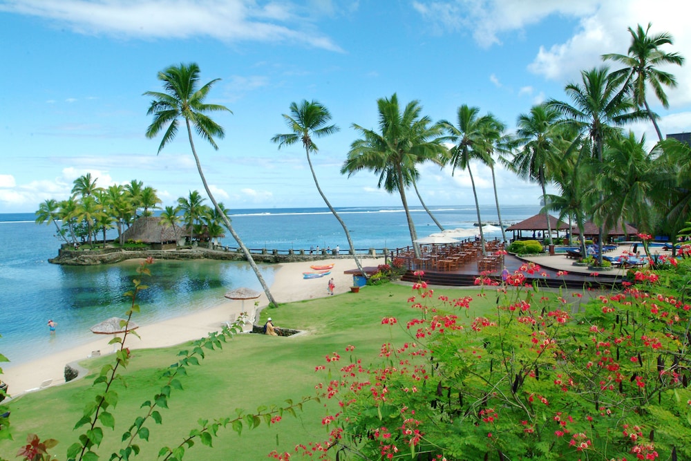 Warwick Fiji - main view