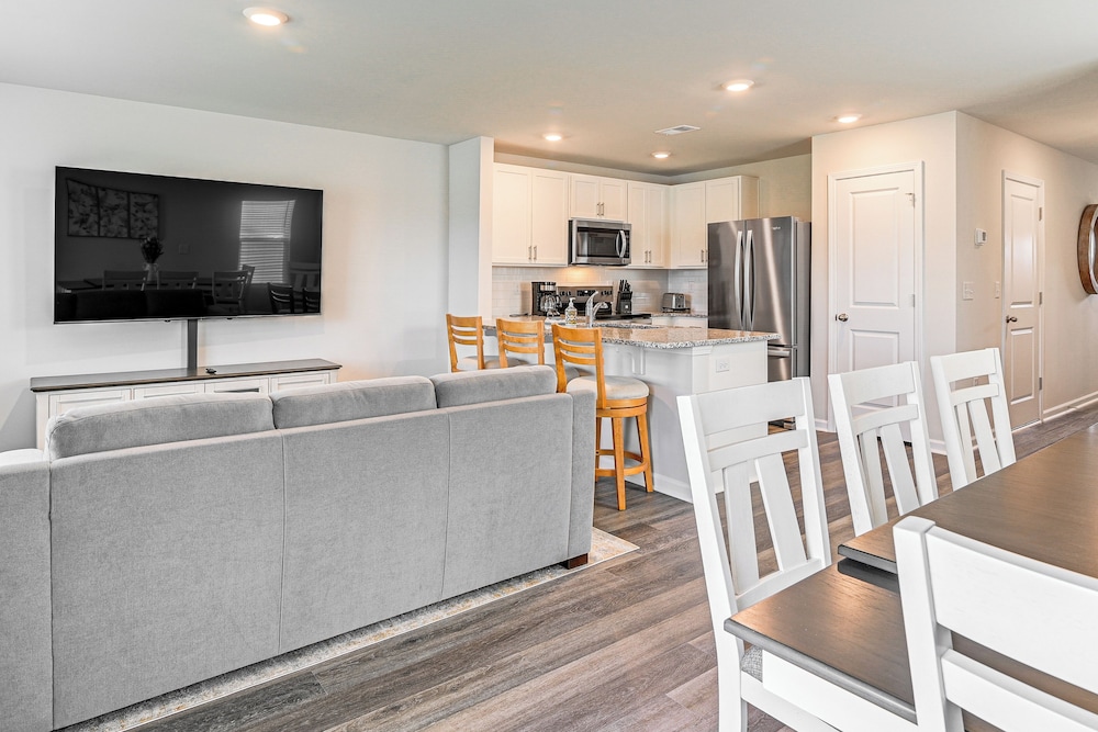 3 Mi to Shore: Family Townhome in Surfside Beach