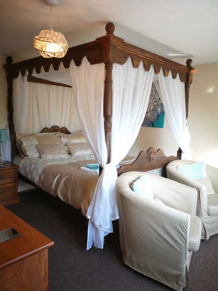 Charming 5-bed House in Boston Lincolnshire view 4