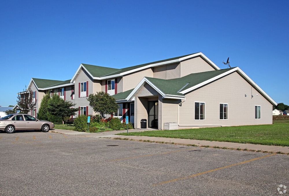 Travelers Lodge & Suites