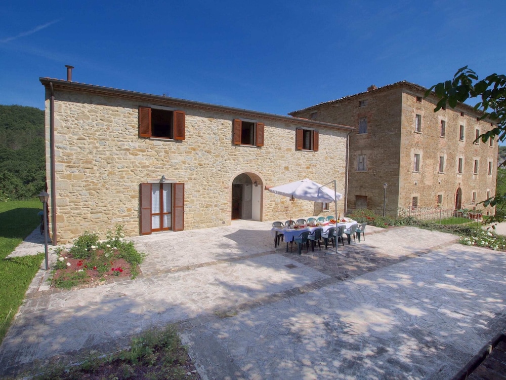 Property With Swimming Pool, Spacious Garden, Private Terrace and Views