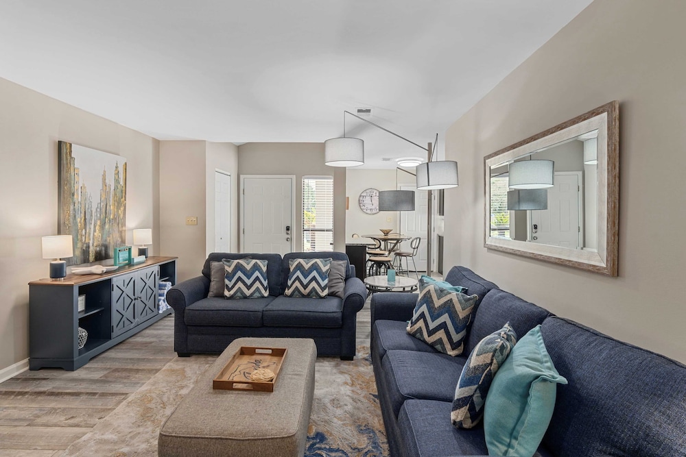 PCB Group-friendly Duplex w/ Pool, Backyard Lounge & 2 Kitchens