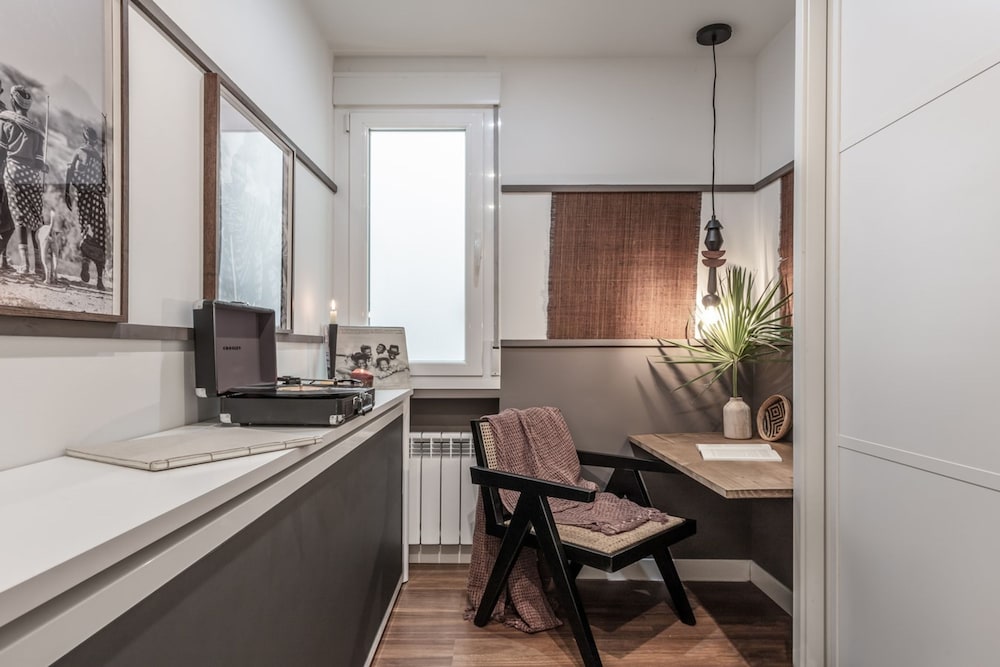 Yangambi - 2 Bedrooms and Office in Lista