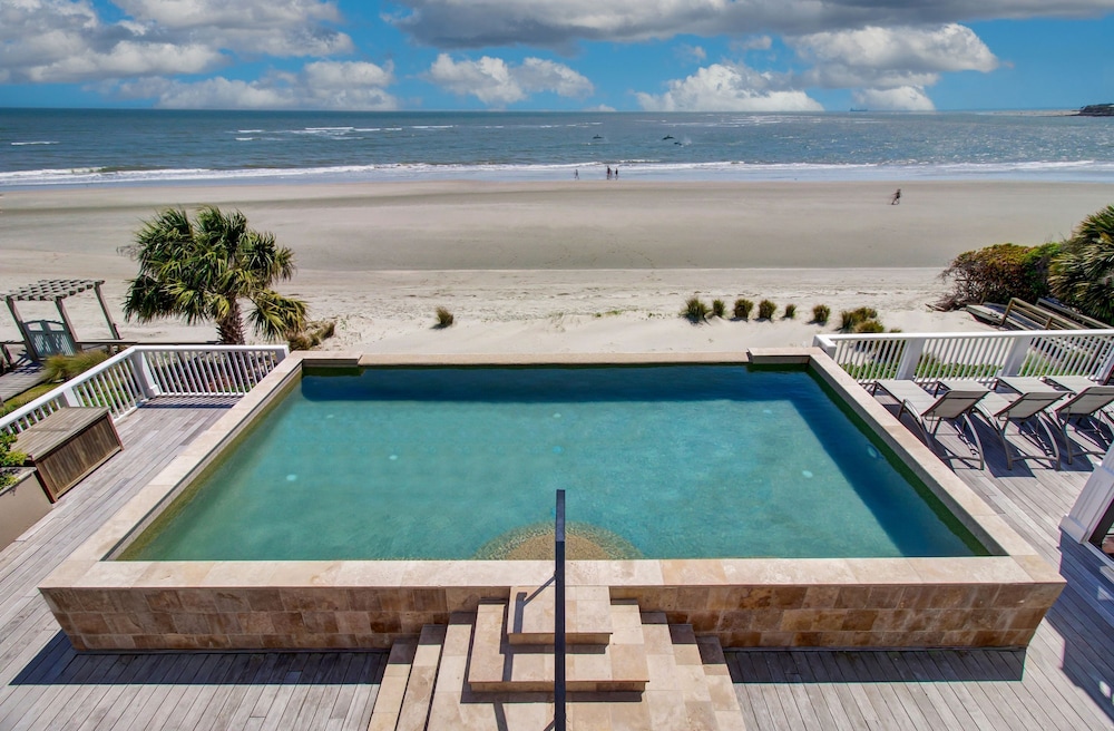114 Ocean Boulevard by Avantstay Beachfront Infinity Pool Basketball Court Recently Renovated