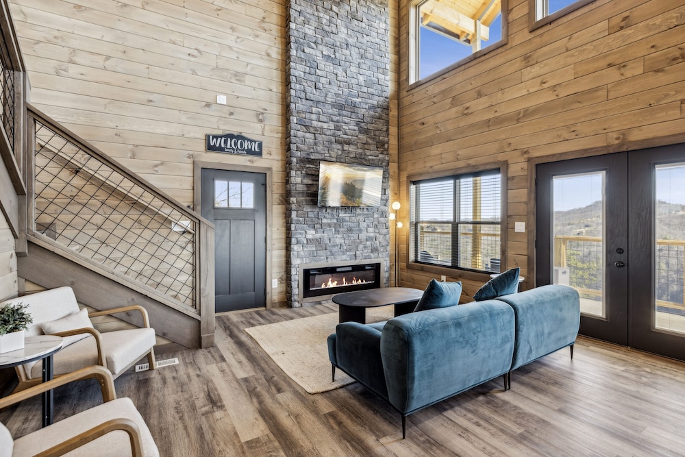 Jerne To The Top 4 Bedroom Cabin