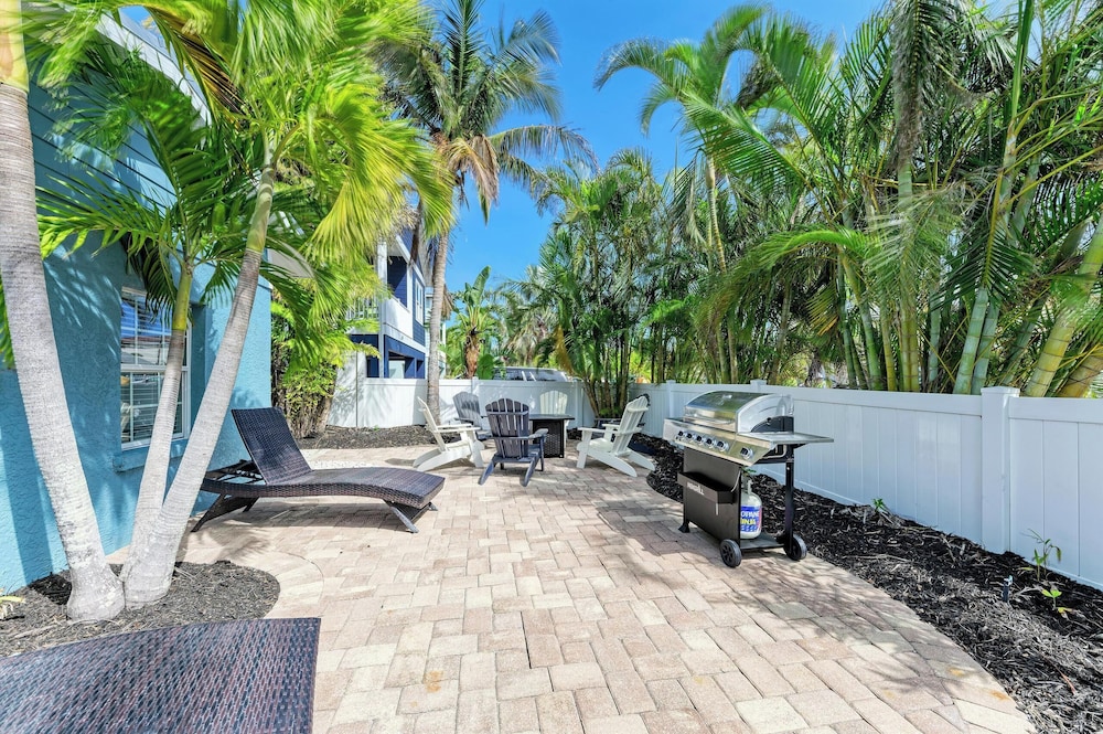 Anna Maria Island Blue Bella Bliss - Private Heated Pool