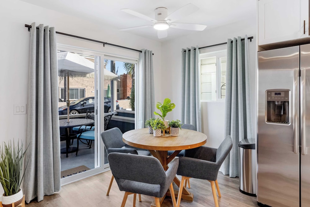 Coastal-chic Newport Stay Steps to the Beach, Dining & Boardwalk Optional Add-on Unit