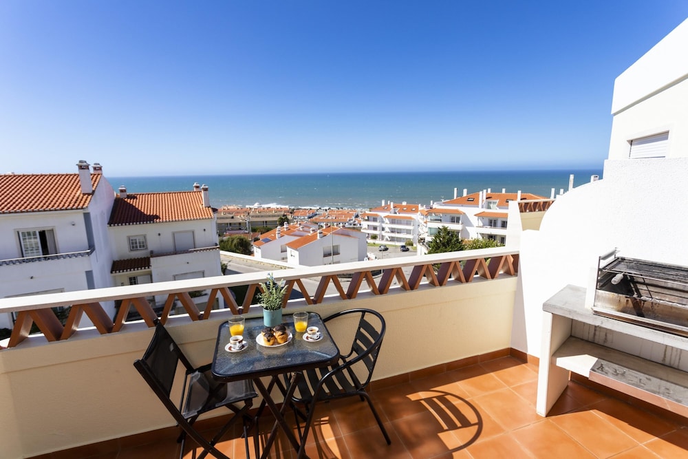 Bela Vista Apartment by Acasadascasas view 5