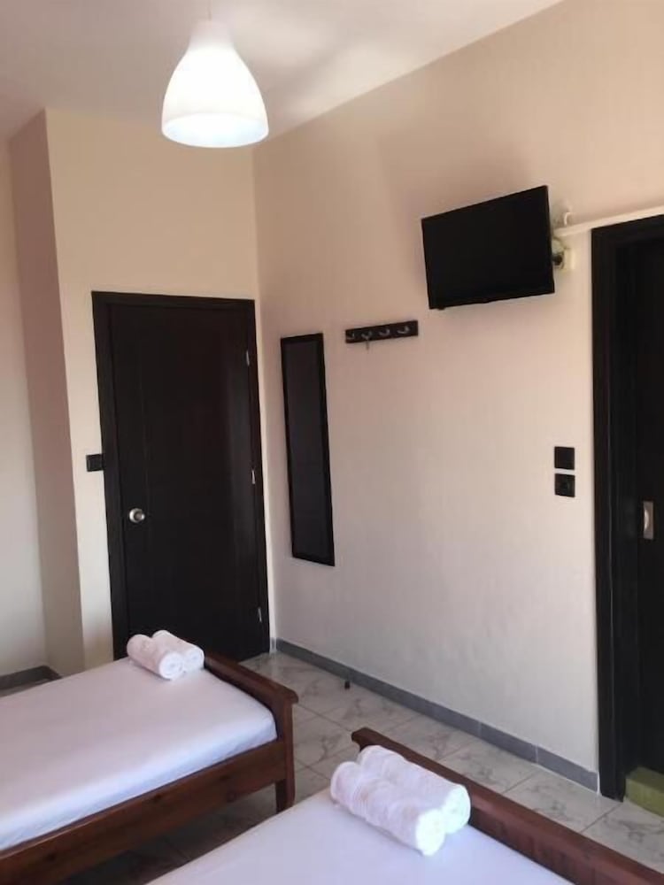 Spiros rooms