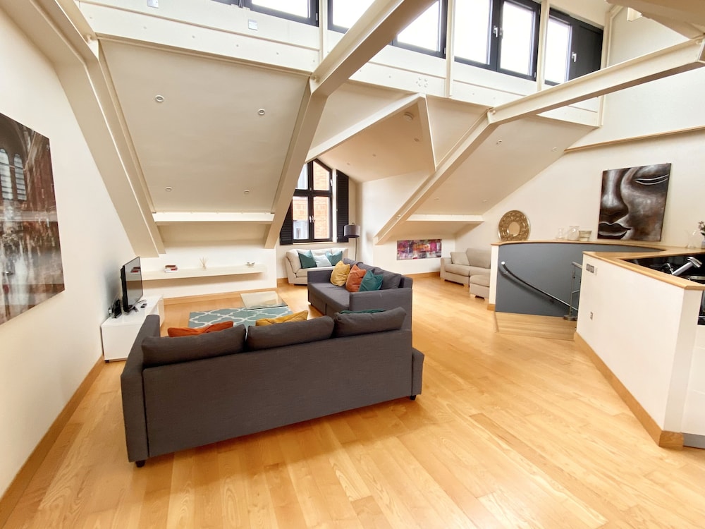 Oxford Penthouse Suite view 5