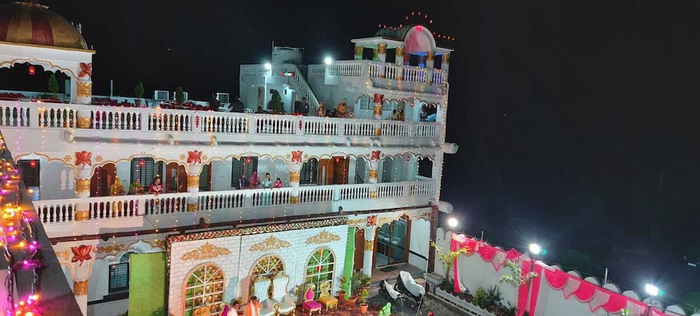 Hotel Karishma Palace Badnawar