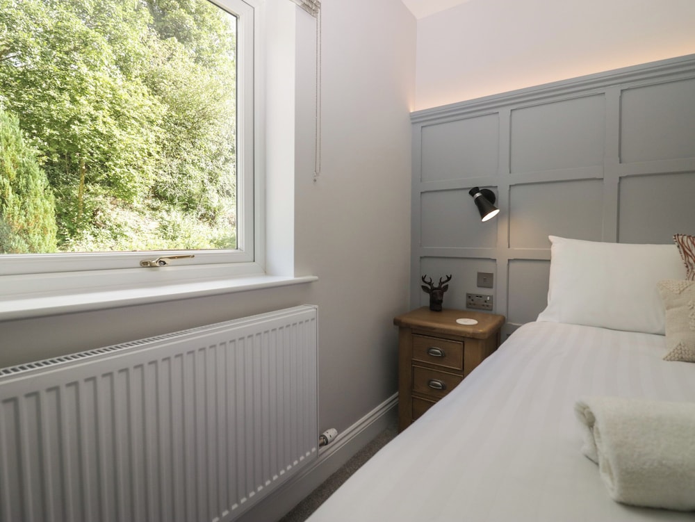 Garden Cottage No 1