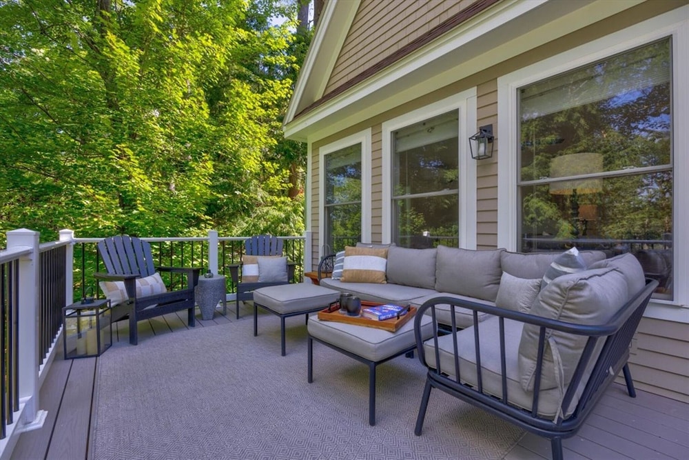 Lakeview Bliss Limit 8 3 Bedroom Villa