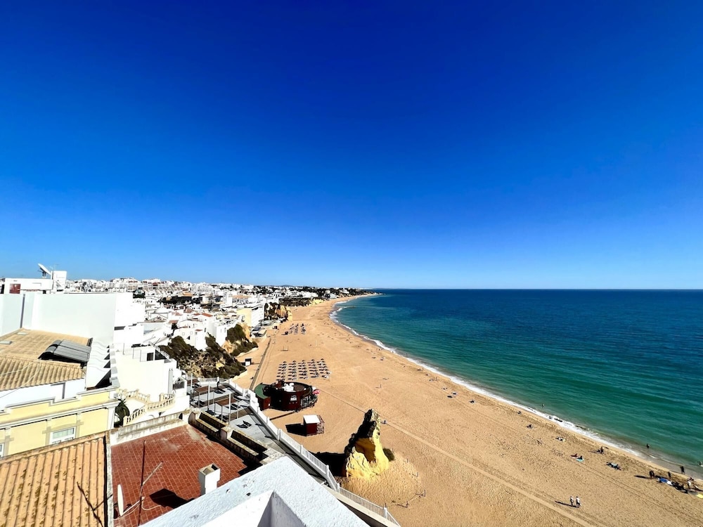 Albufeira Beach Ocean View 2 by Homing view 4