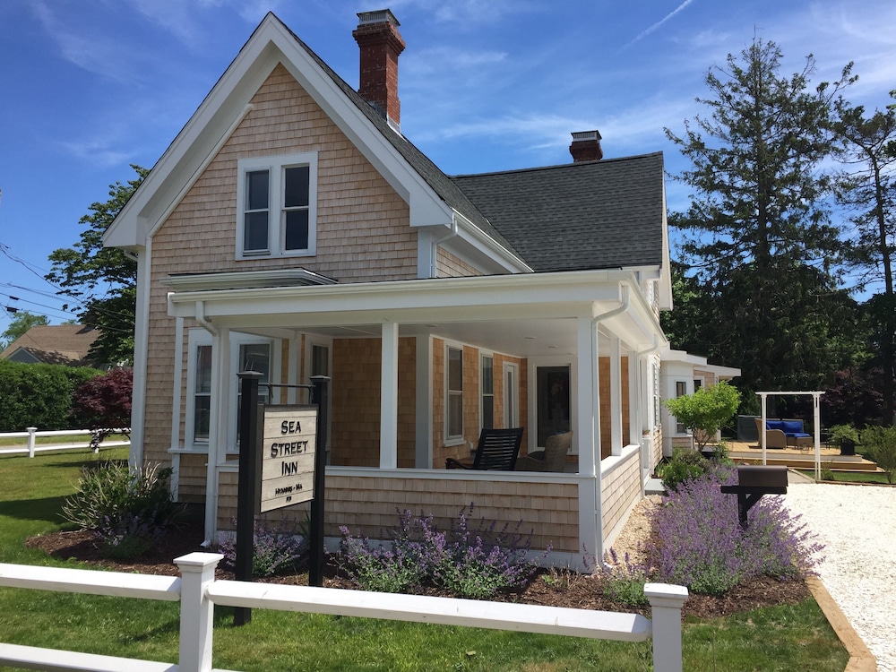 Sea Street Inn
