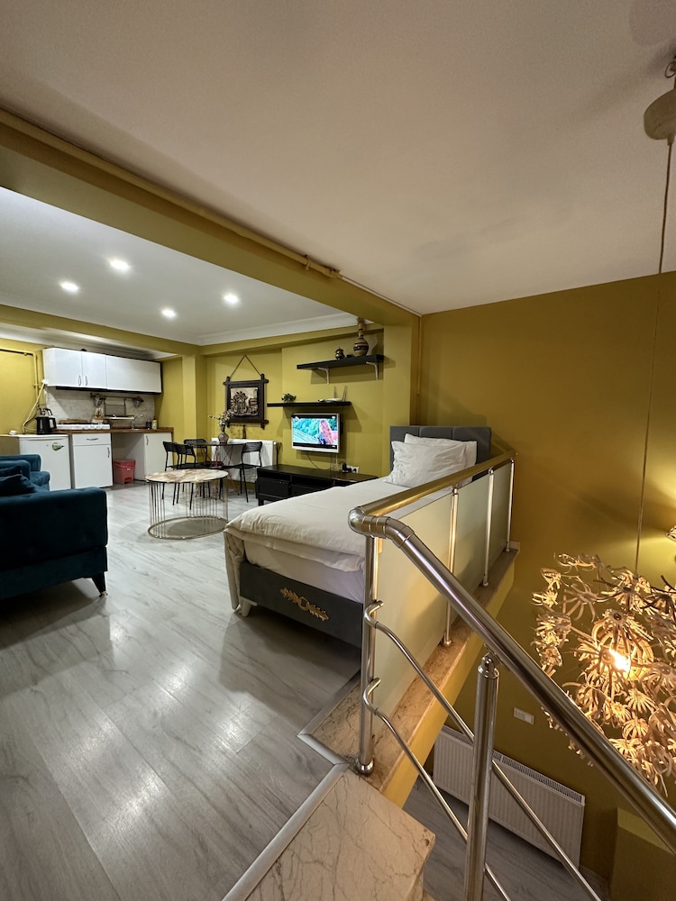 Green Bird Süit - Image 31