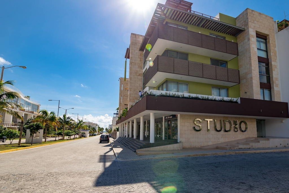 Studio one 203 by CocoBR