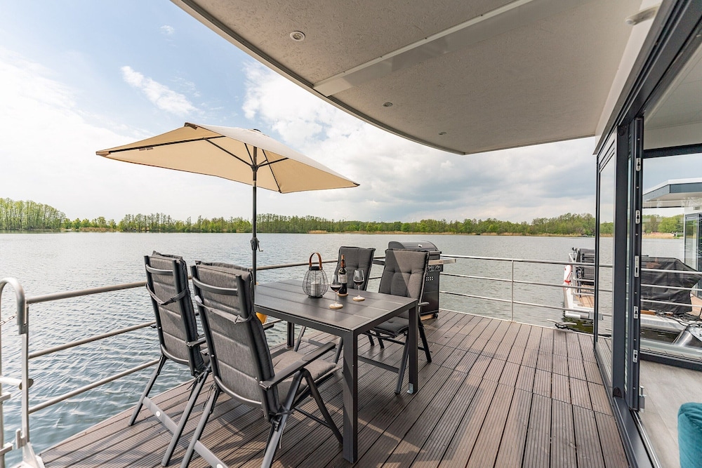 Hausboot am Prerauer Stich in Zehdenick