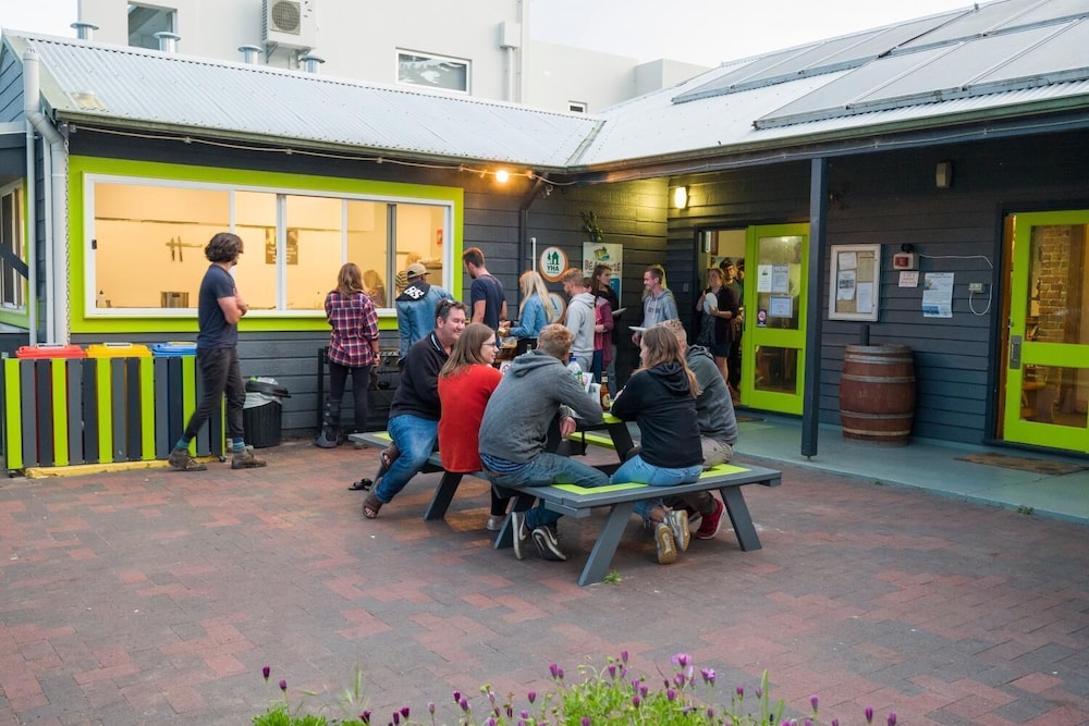 Dunsborough Beachouse YHA Hostel