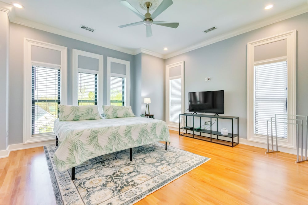 2 Mi to Little Rock River Market: Walkable Getaway