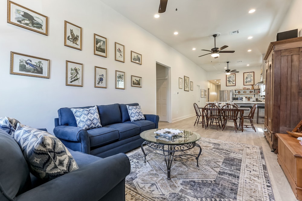 New Orleans Vacations - Renovated Historic 4BR House Near Magazine St  Uptown - Property Image 3