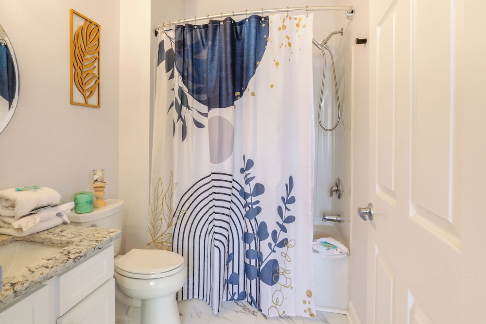 3 Mi to Barefoot Landing: Condo w/ 2 Pools!