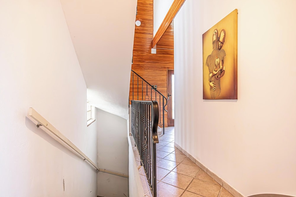 Cozy House Terrace &Garden Sleeps 34