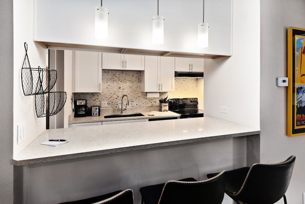 Breakaway West #212 2 Bedroom Condo by RedAwning view 5