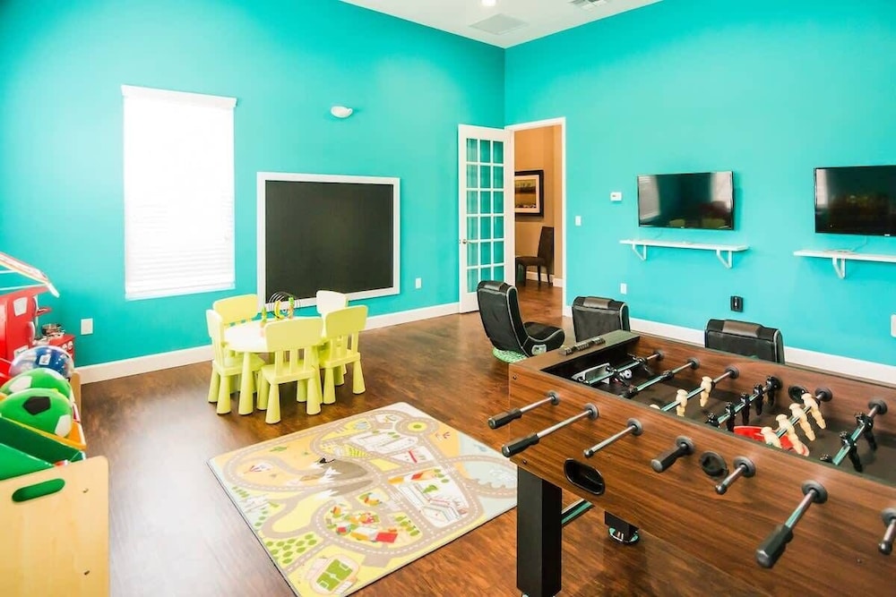 Cozy 4BR Retreat Near Orlando Attractions